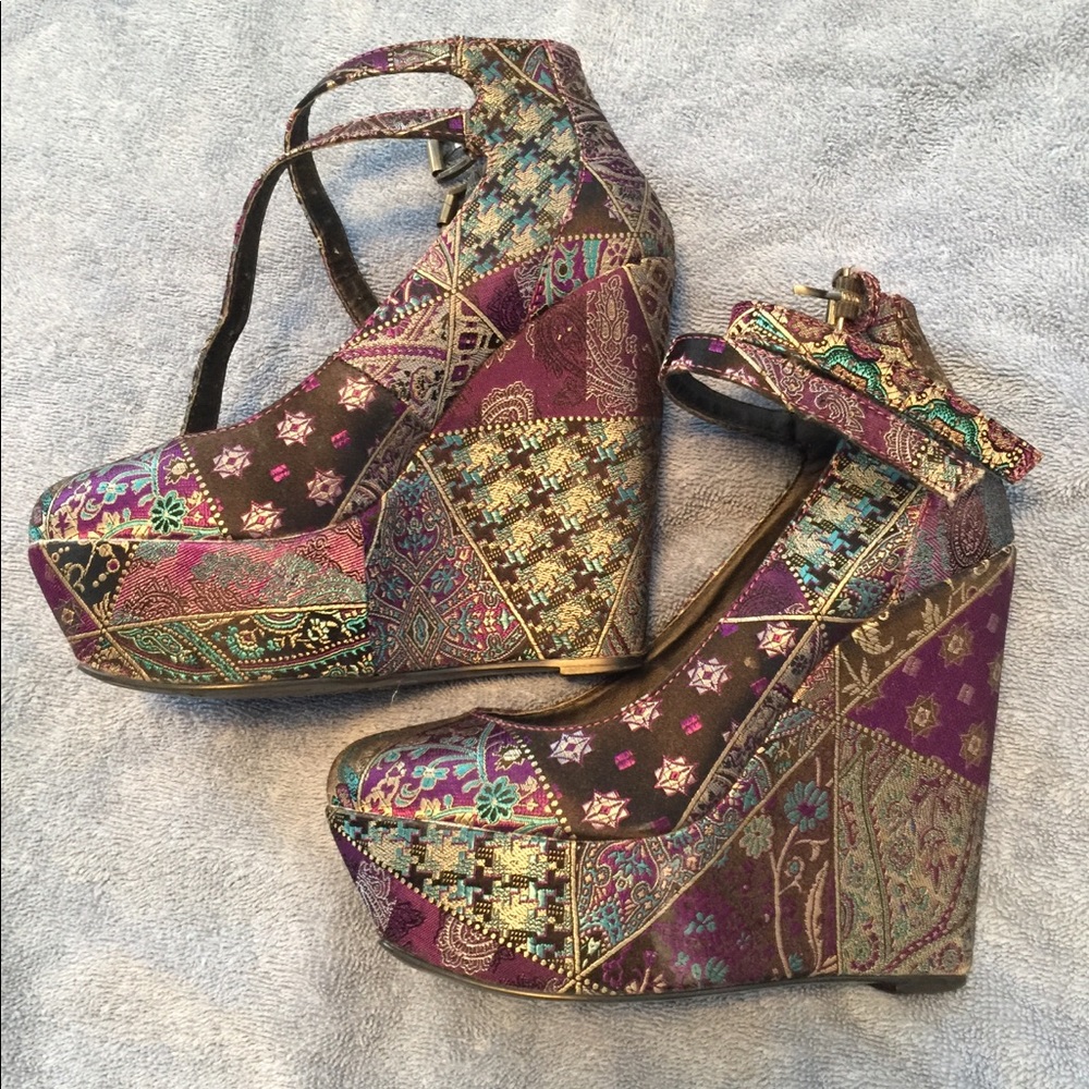 Patterned Platforms